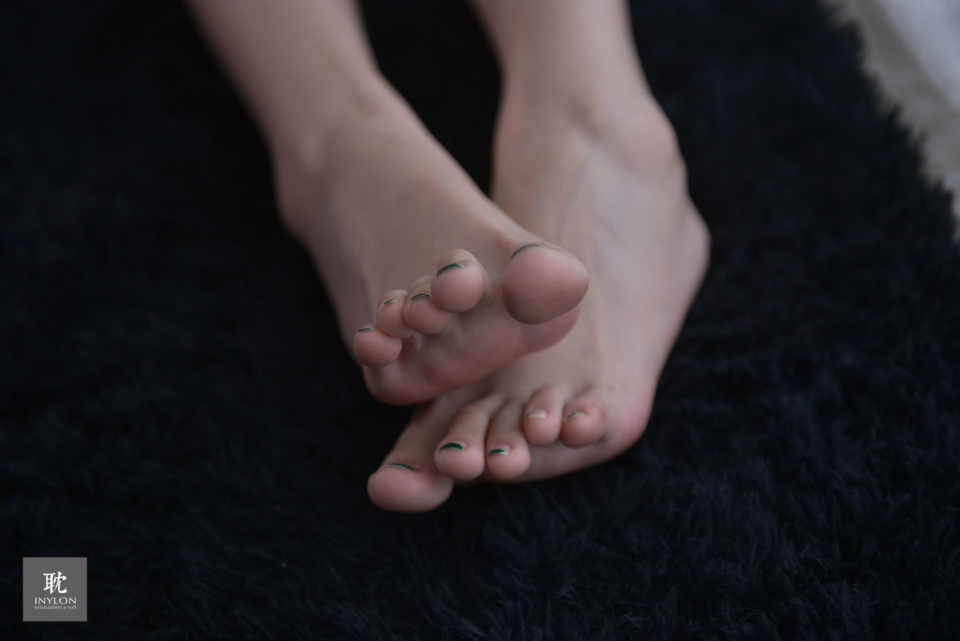 [IESS异思趣向] 普惠集 244 – 阿馨《满屏的长脚趾》 1